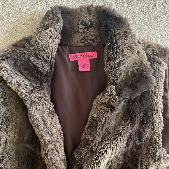 EUC Betsey Johnson Faux Fur Vest, fully lined. Super warm! Size M - Picture 2 of 4